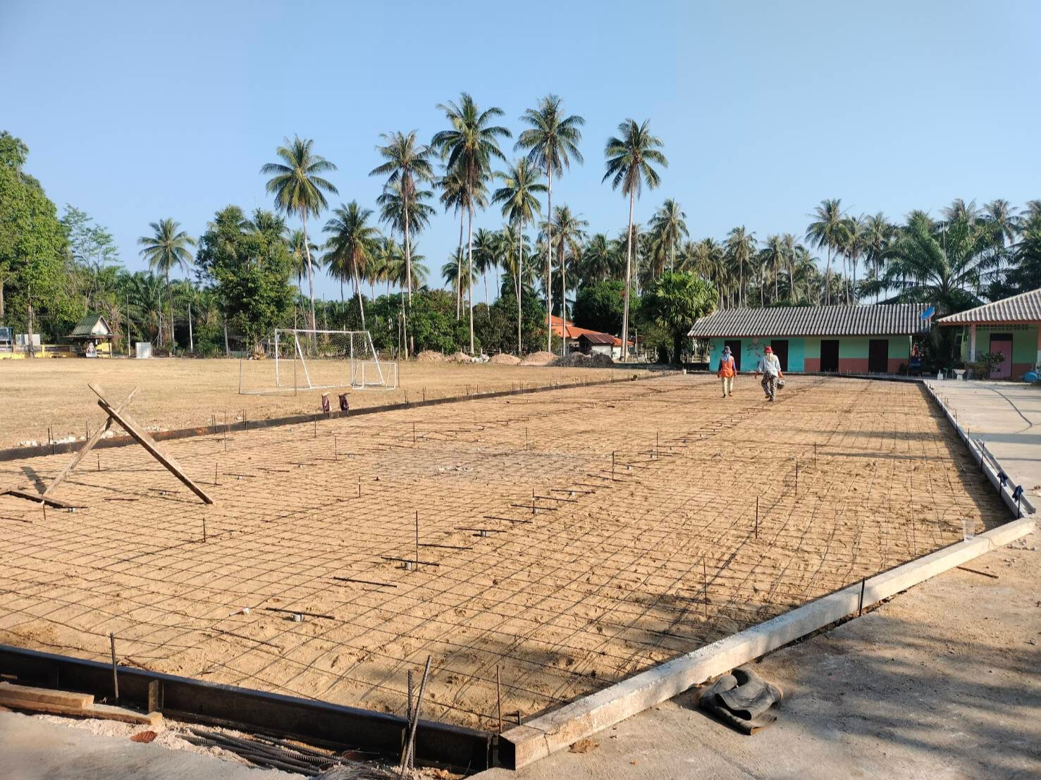 งานเทคอนกรีตเป็นลานกีฬาเพื่อสุขภาพ </br>โรงเรียนวัดกระดังงา ขนอม