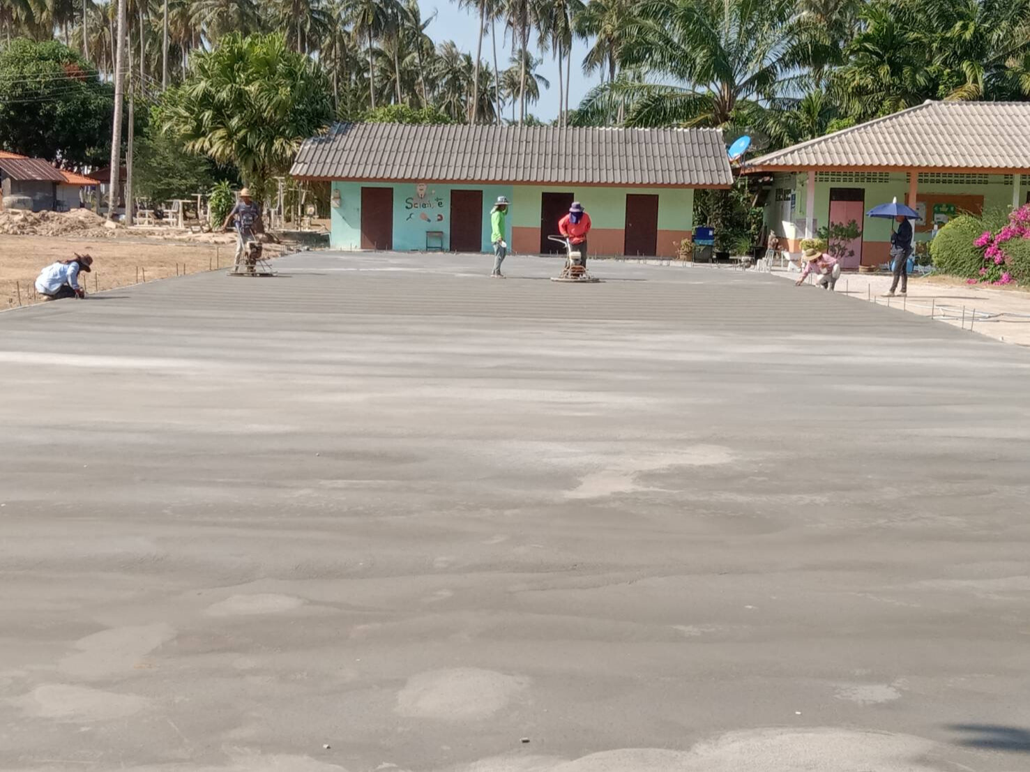 งานเทคอนกรีตเป็นลานกีฬาเพื่อสุขภาพ </br>โรงเรียนวัดกระดังงา ขนอม