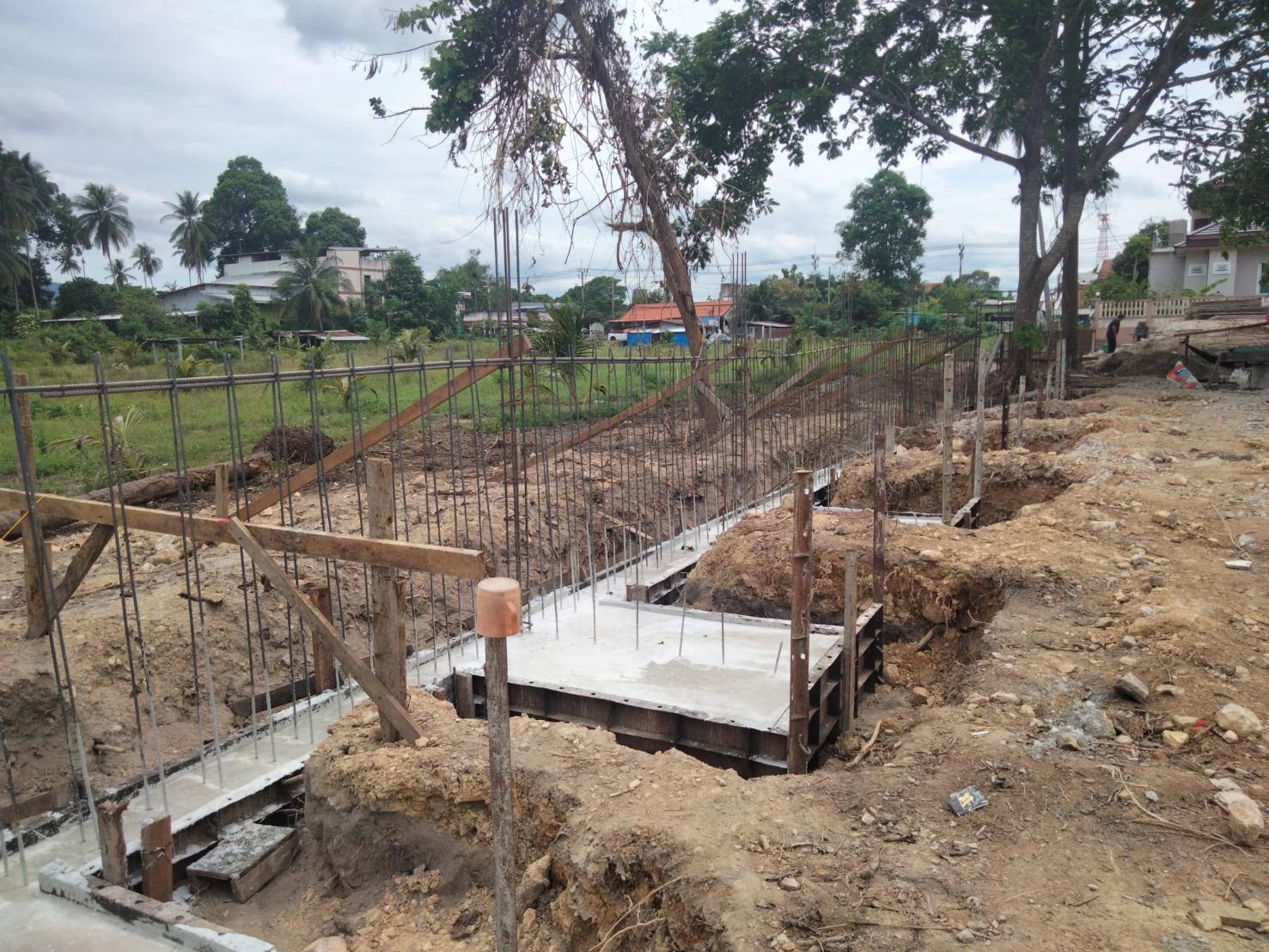 งานกำแพงกันดิน </br>ขนอม