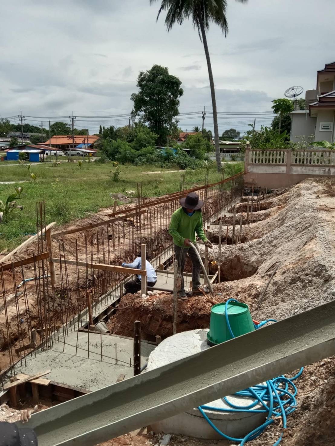 งานกำแพงกันดิน </br>ขนอม