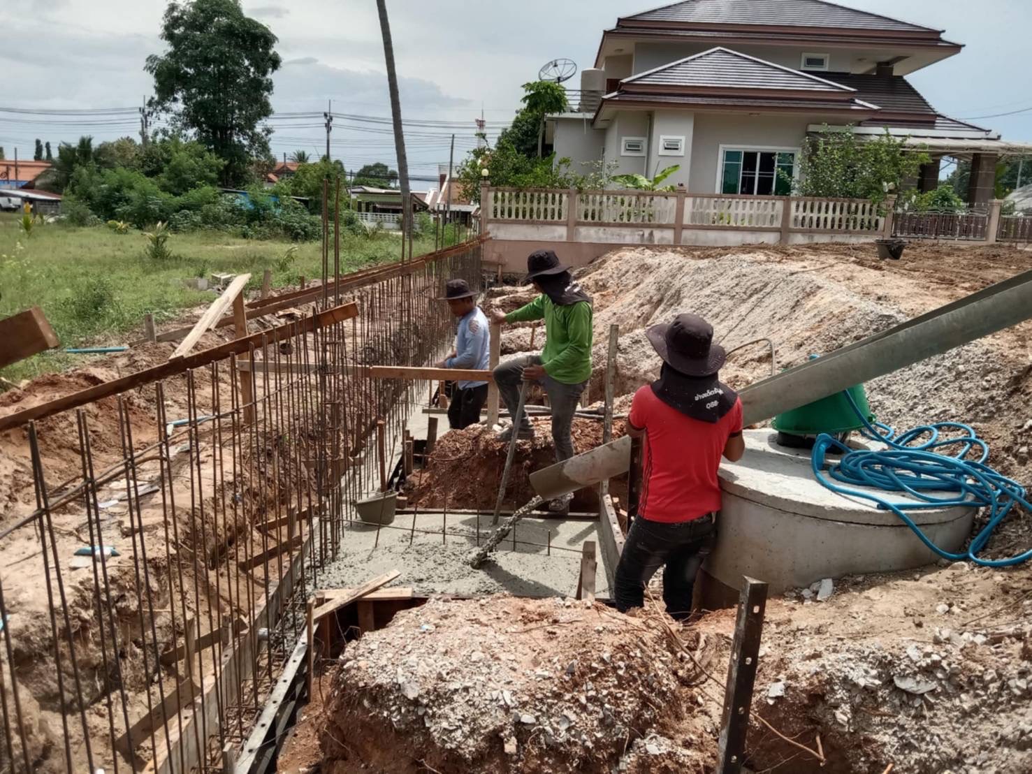 งานกำแพงกันดิน </br>ขนอม