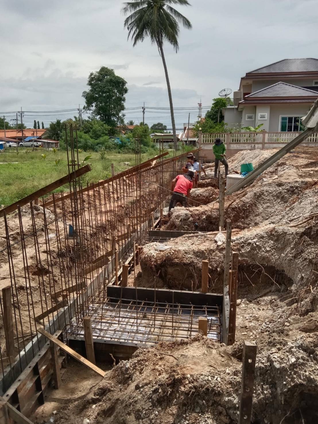 งานกำแพงกันดิน </br>ขนอม