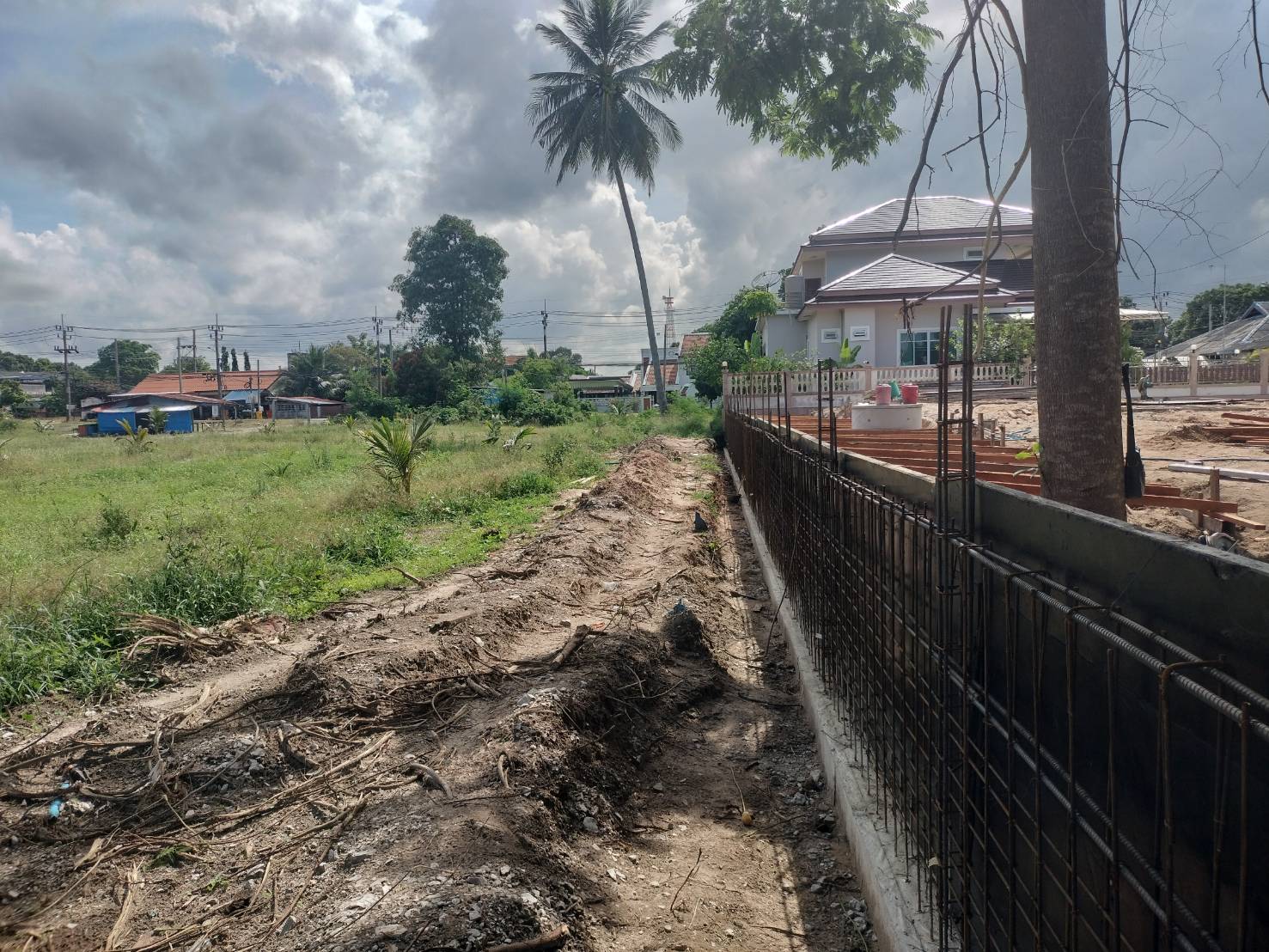 งานกำแพงกันดิน </br>ขนอม