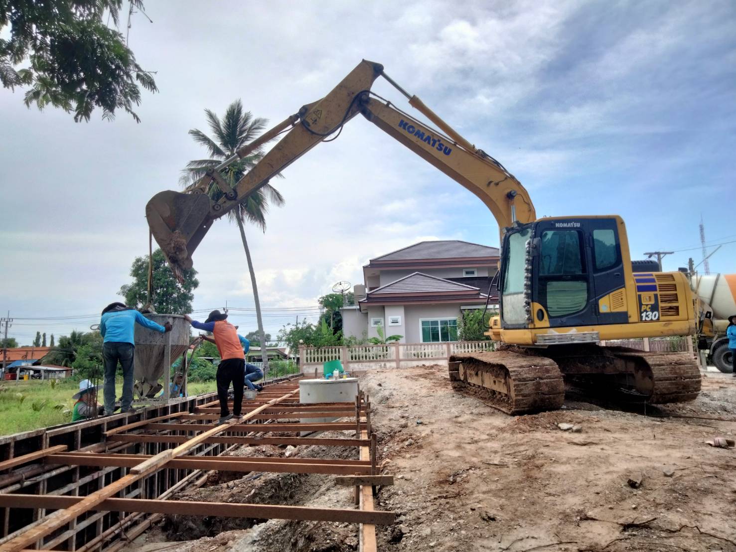 งานกำแพงกันดิน </br>ขนอม