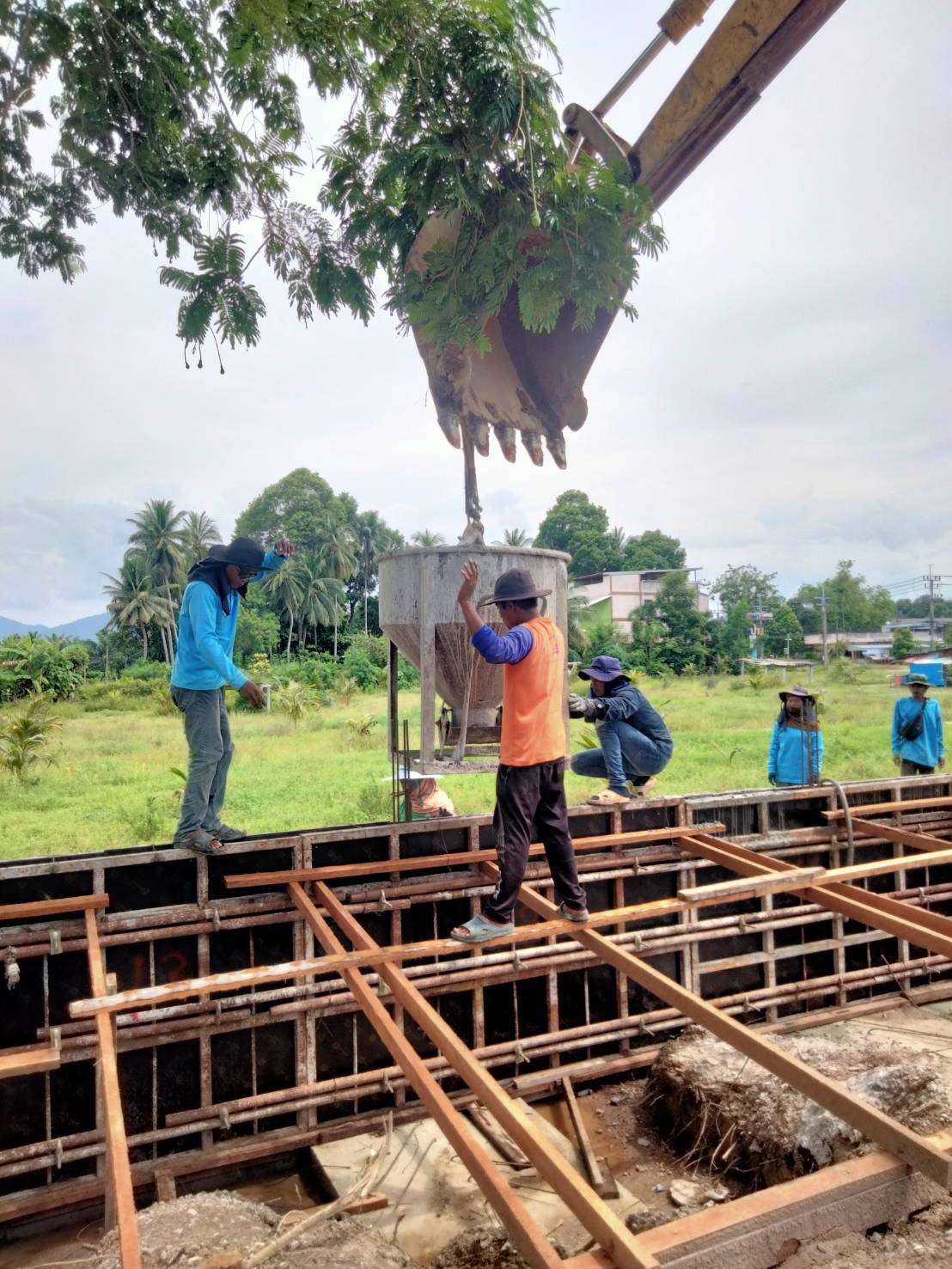 งานกำแพงกันดิน </br>ขนอม