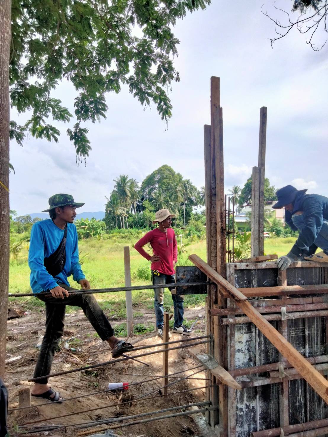 งานกำแพงกันดิน </br>ขนอม