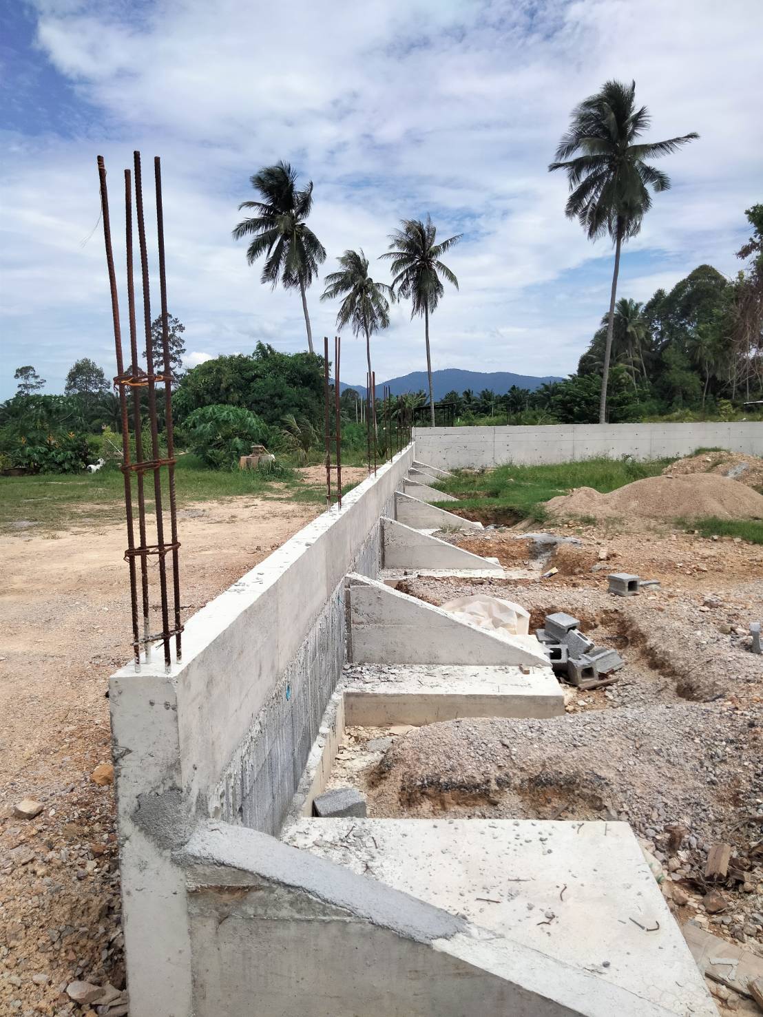 งานกำแพงกันดิน </br>ขนอม