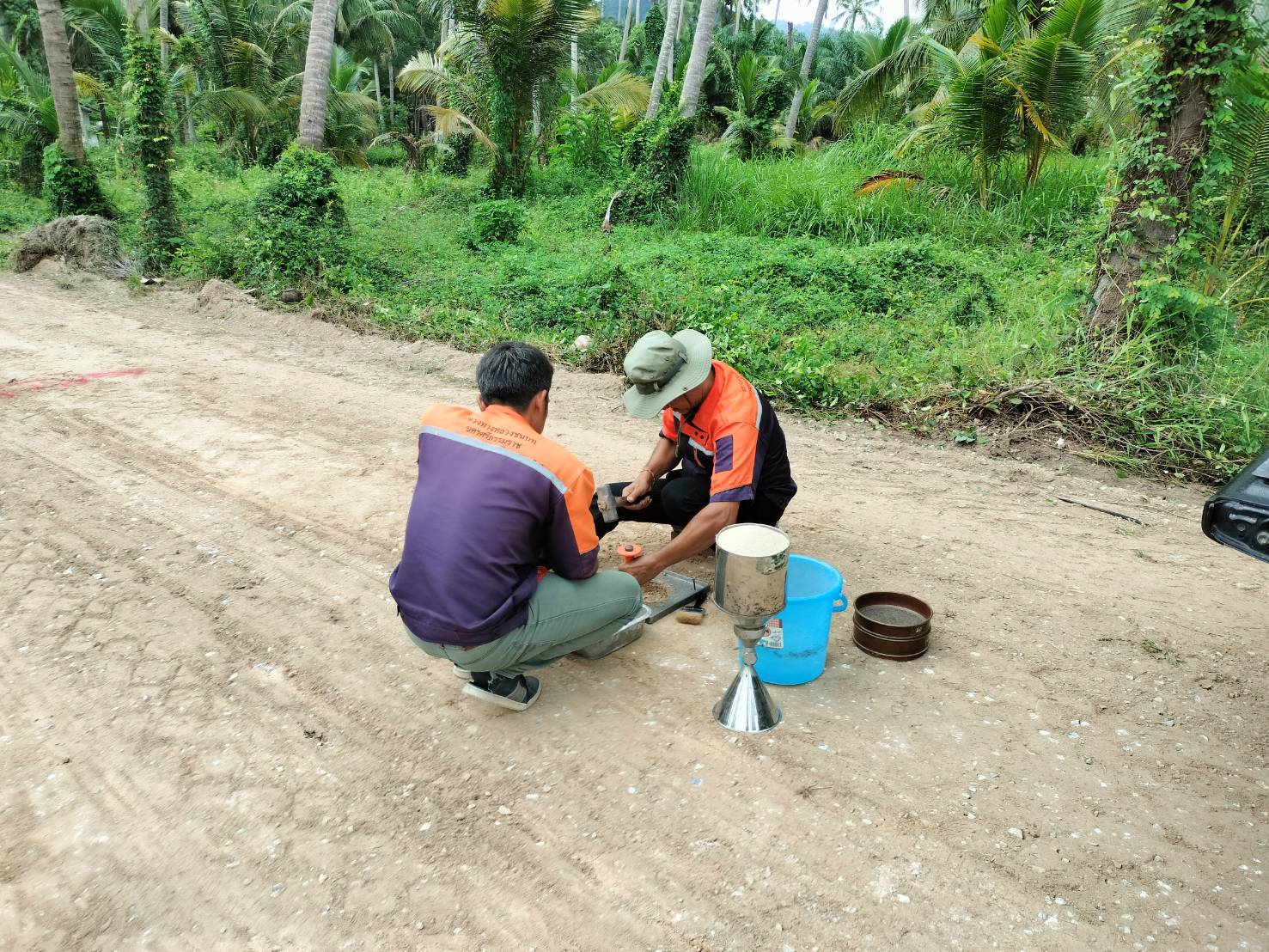 โครงการก่อสร้างถนนคอนกรีต ค.ส.ล. </br>ซอยวัดคุฏิ ขนอม