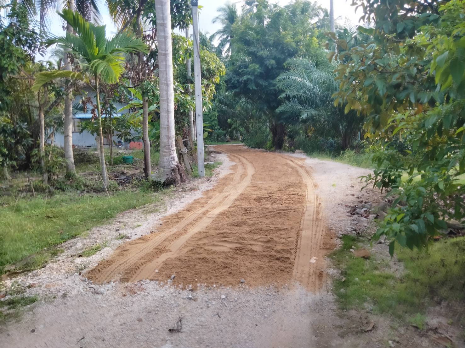 โครงการก่อสร้างถนนคอนกรีต ค.ส.ล. ซอยรวมทรัพย์ ขนอม